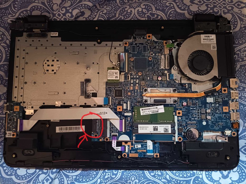 Laptop HP Pavilion 17, Core i3 6006u, 4gb ddr4, display  de 17,3 inch