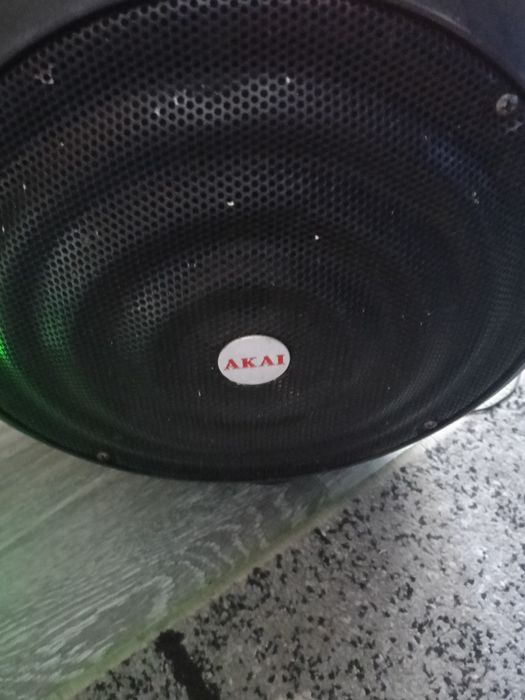 Boxa bluetooth akai 250 lei