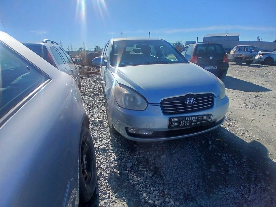 Dezmembrez hyundai accent