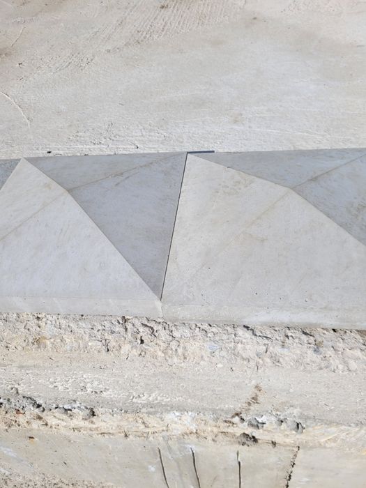 OFERTA 10+1 GRATIS Capace gard din beton aditivat și vibrat