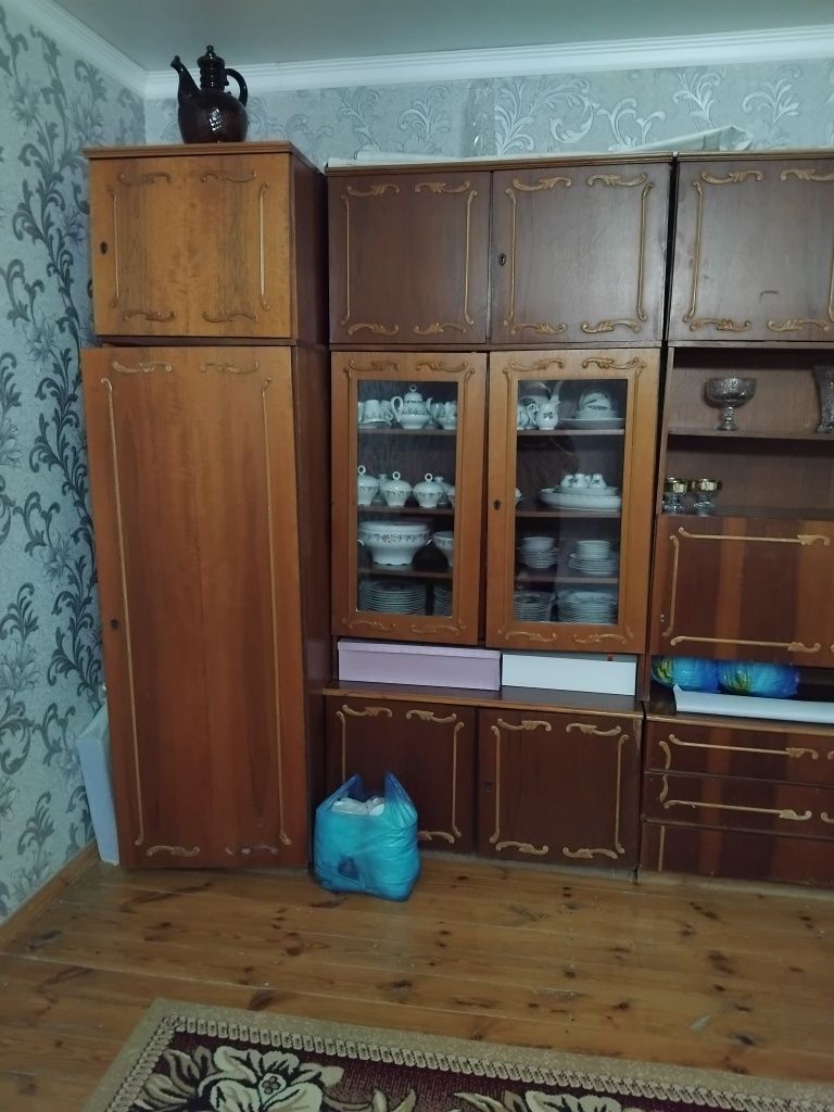 Продам стенку со шкафом,с шифонером,с напольной тумбой.