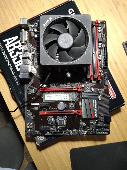 AMD Ryzen 1700 Процессор