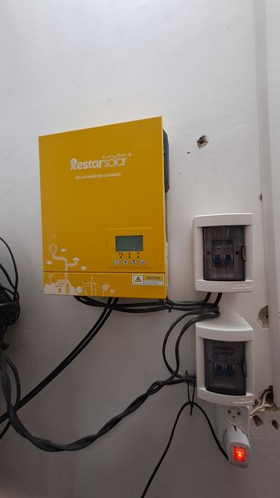 Quyosh paneli, invertor va akkumlyator sotiladi