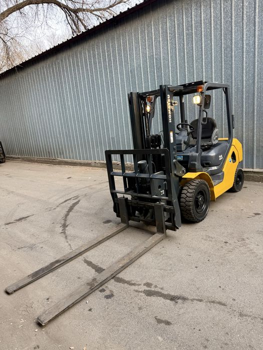 Вилочный Погрузчик Коматсу Komatsu FG25T Вагонного типа