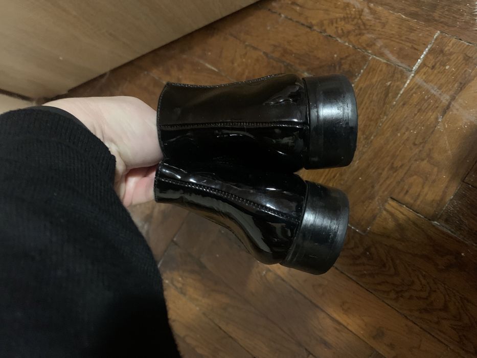 Ghete negre lacuite Asos