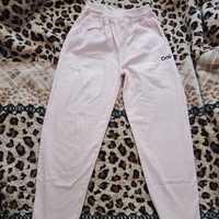 Женские розовые штаны