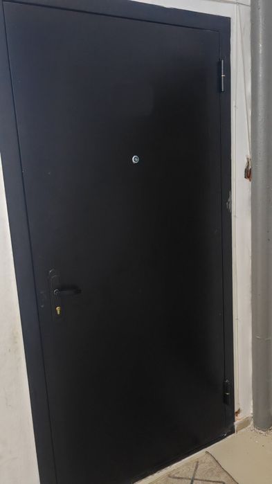 Продам дверь входную