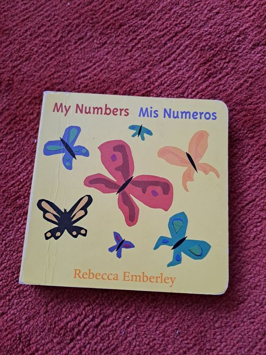 Книжка на английски и испански за номерата от 1 до 9