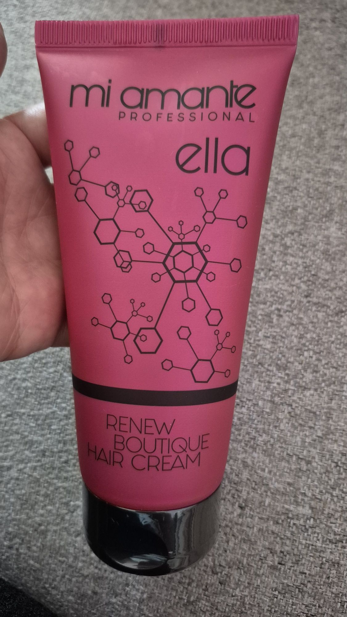 НОВ Крем Mi Amante Ella Renew Botique
3677 отзива
Крем за коса Mi Aman
