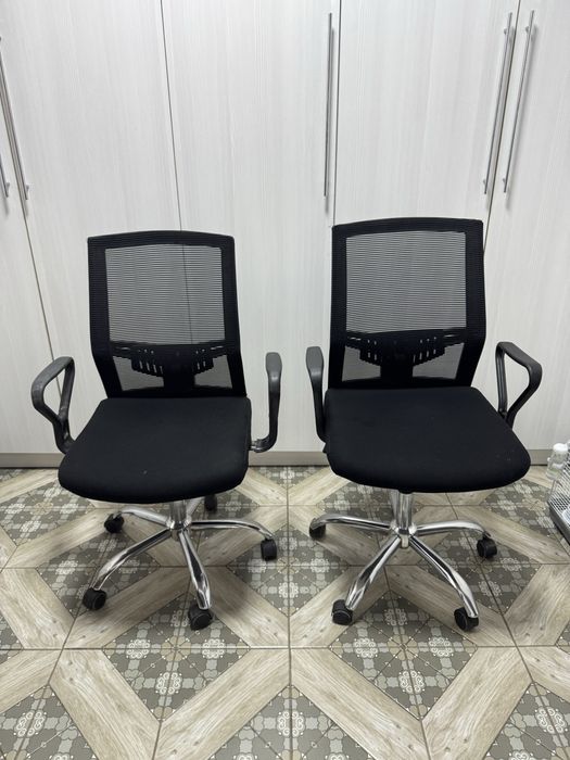 Офисное кресло черное 12 штук