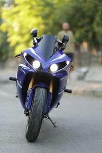 Yamaha R1 BigBang