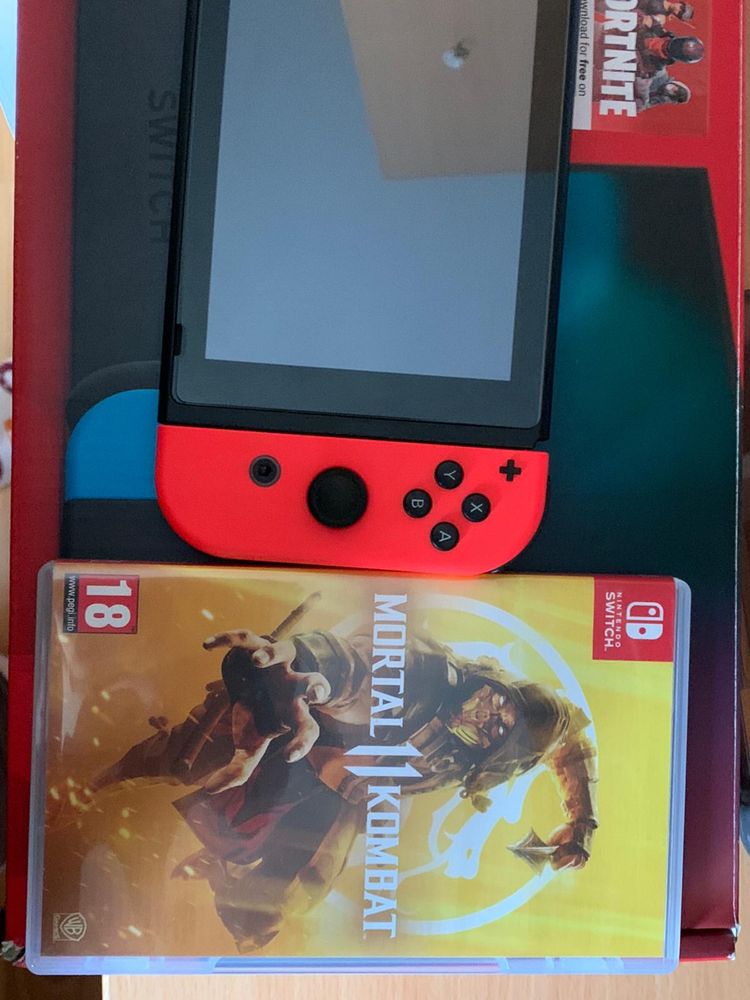 De vânzare consola Nintendo Switch