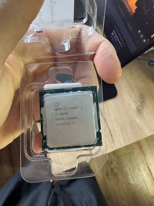 Процессор i7-10700
