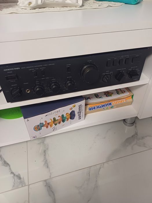 Vând boxe sharp 2 perechi