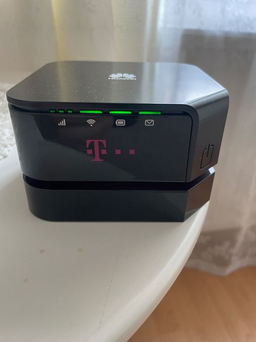 Router ,modem 4G Huawei E5170 liber de rețea