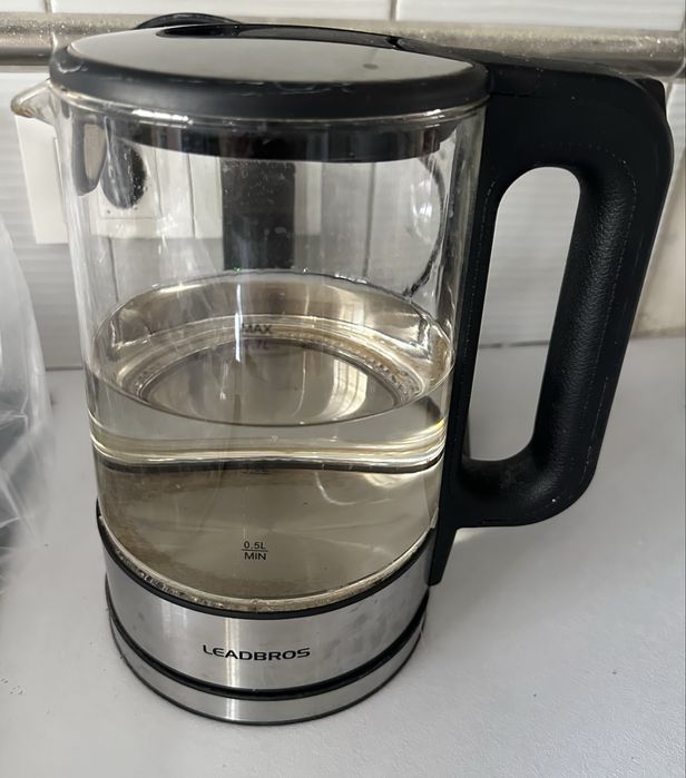 Чайник. 1,7 л. Серебряное дно.