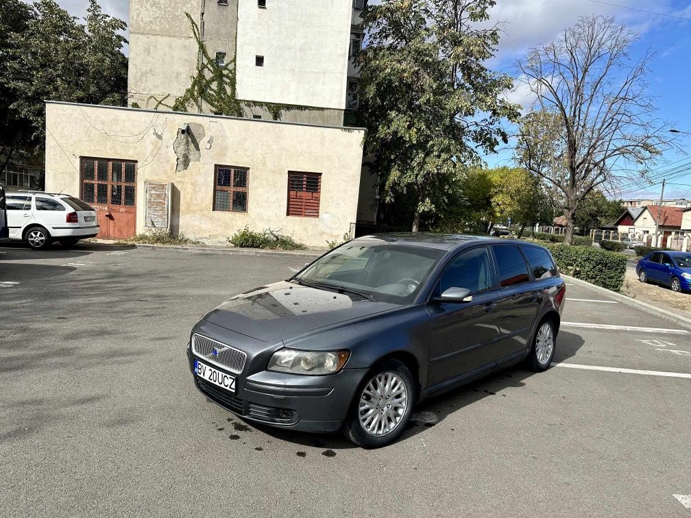 Dezmembrez Volvo V50 2.0 manual