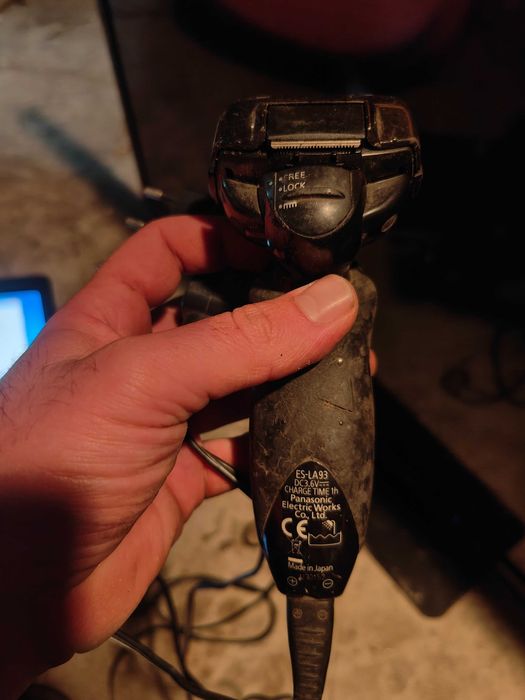 професионална машинка за бръснене Panasonic със зарядно