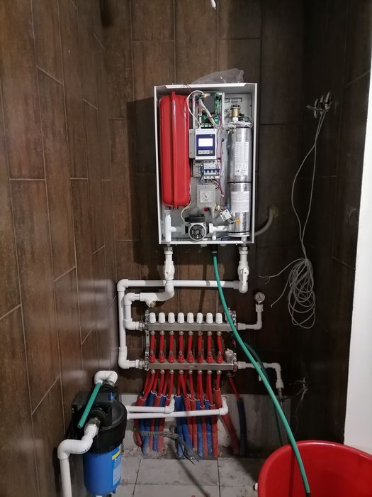 Мастер-сантехник: установка, ремонт труб, смесителей, унитазов, бойлер