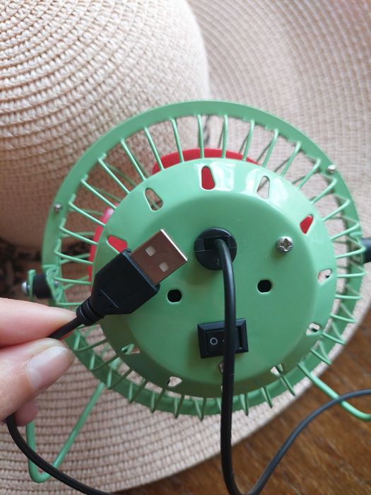 Mini ventilator birou USB formă de pepene verde Sinsay