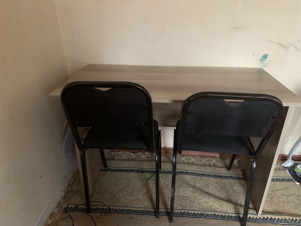 Komplekt parta va stul sotiladi srochna
