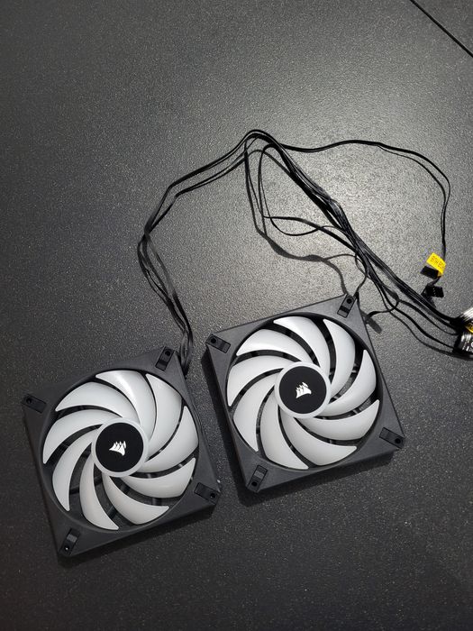 Ventilatoare / Ventilator Corsair ELITE RGB AF140 iCue