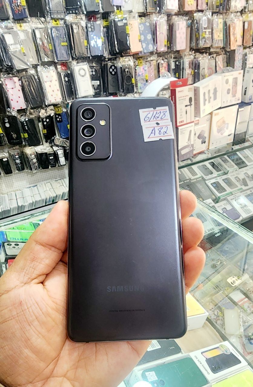 Galaxy A82 5G
Holati 
 Xotira 6 128Gb  
Batare 4500mach
Internet 5G 4G