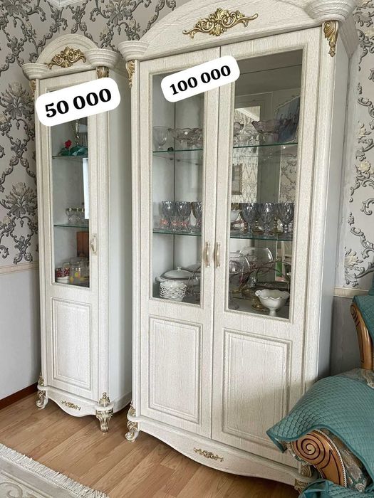 Стеклянные шкафы-витрины
