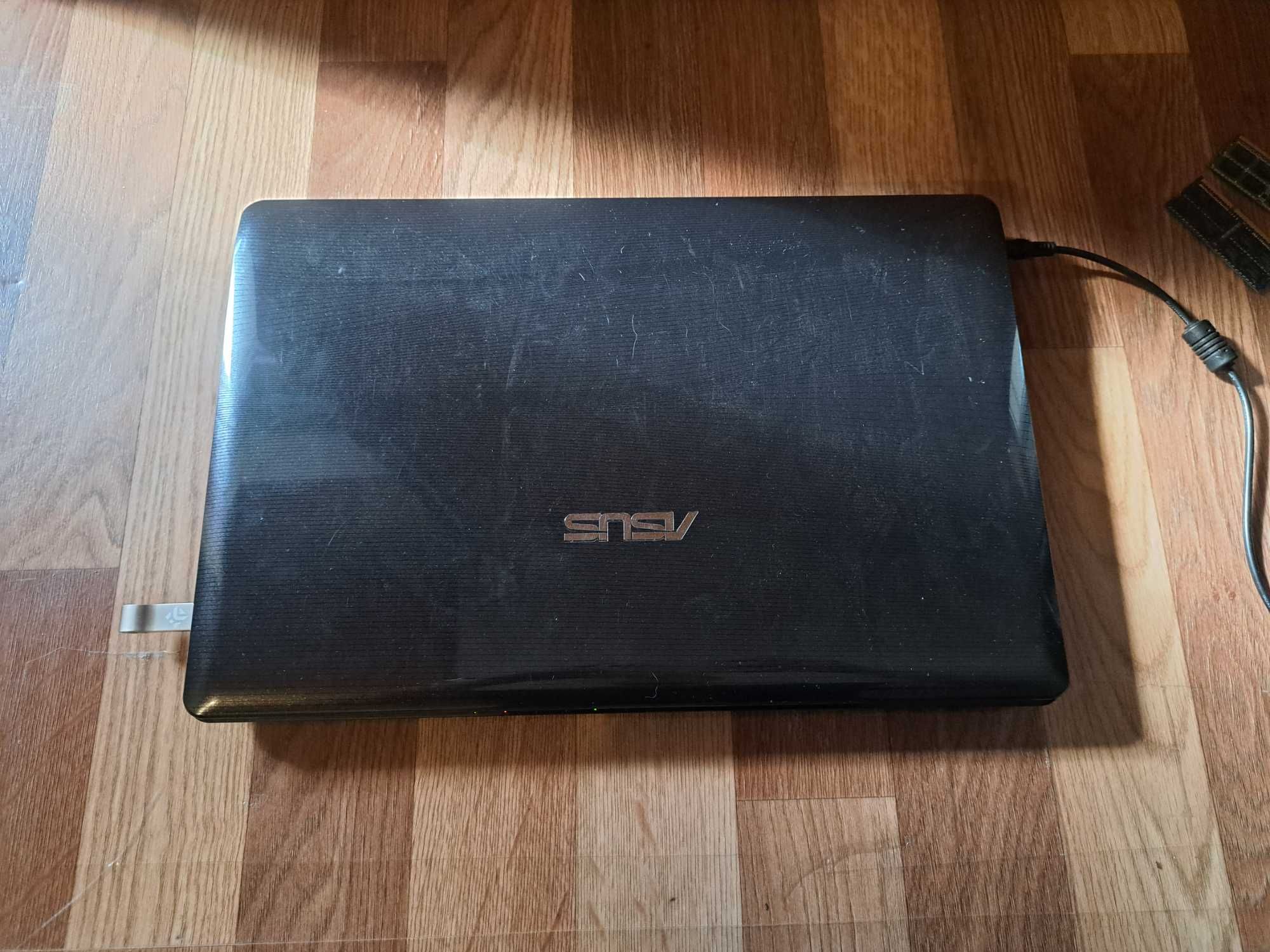 Рабочий ноутбук Asus i3