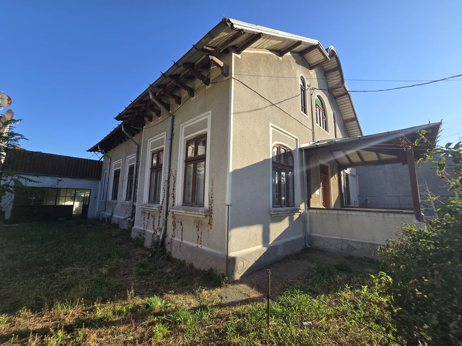Vând Casa + Teren Ploiesti oras centru