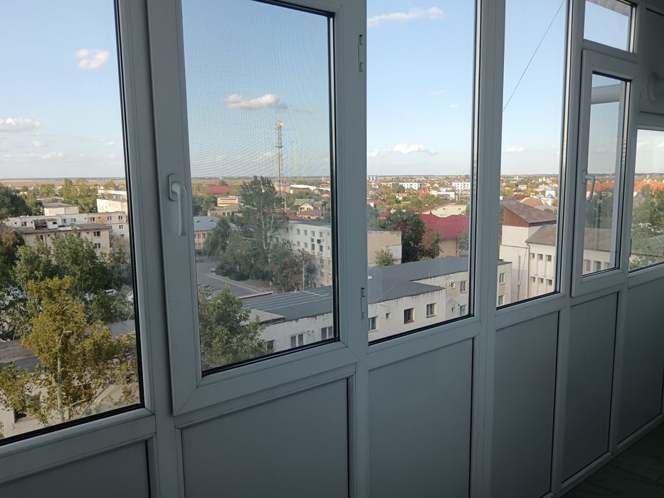 Închiriez ap 2 cam decomandat Et 8/10  preț 2000 lei