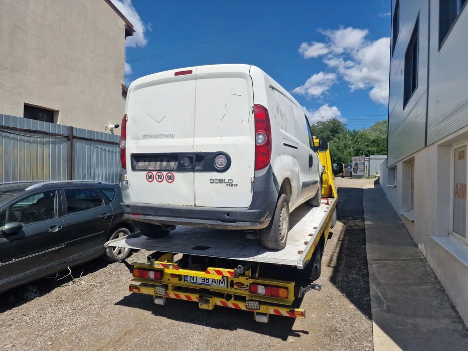 Dezmembrez Fiat Doblo 1.3  66KW an 2011 cod 263A2000