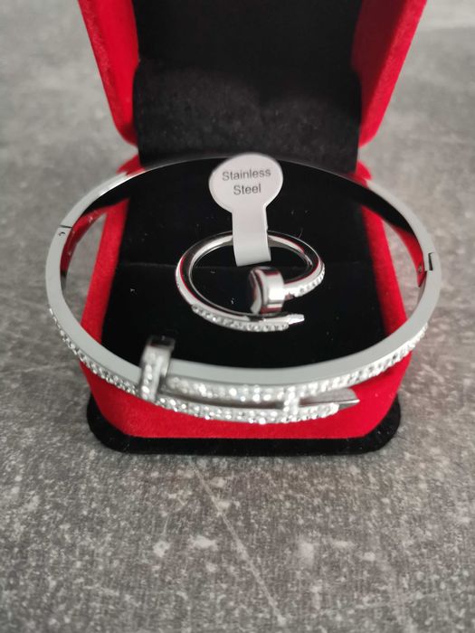 Комплект гривна и пръстен във формата на пирон