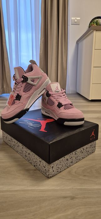 Jordan 4 Pink Oreo