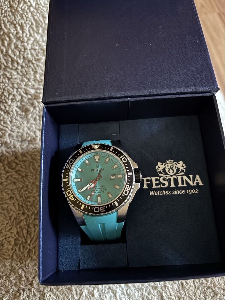 Мъжки часовници Festina и Swatch