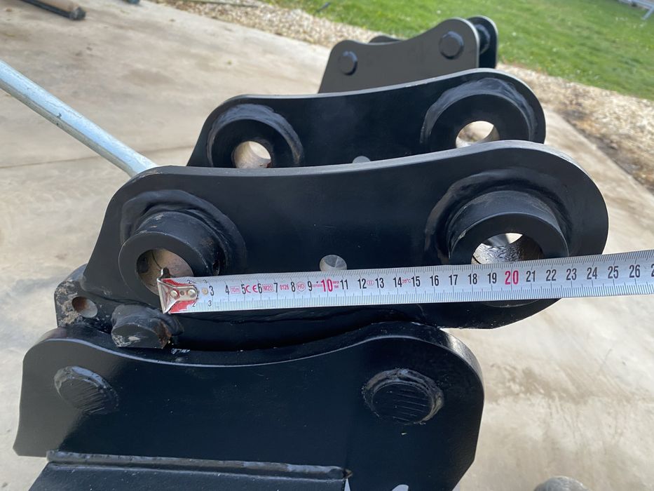 Бързосменник за мини багер нови!!