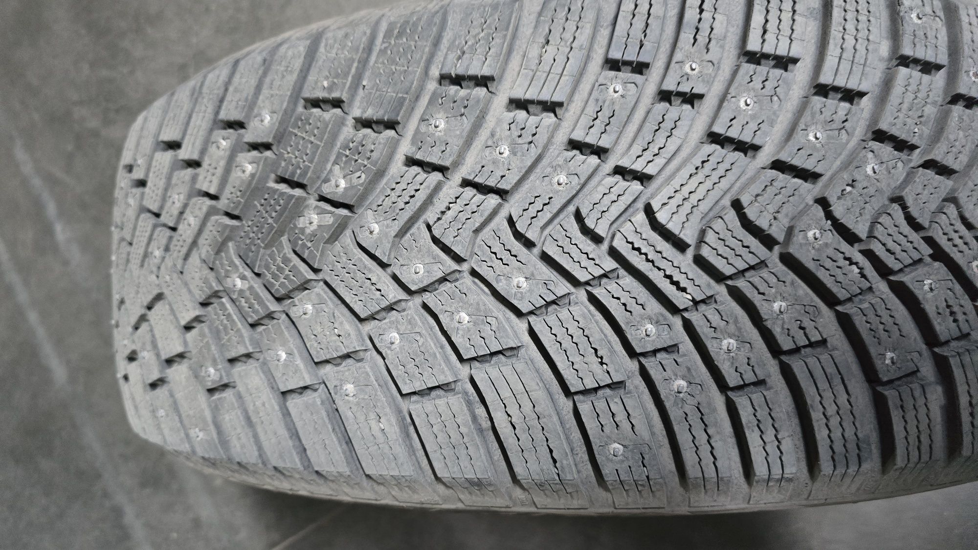 Продам зимние шины Continental Ice Contact 3