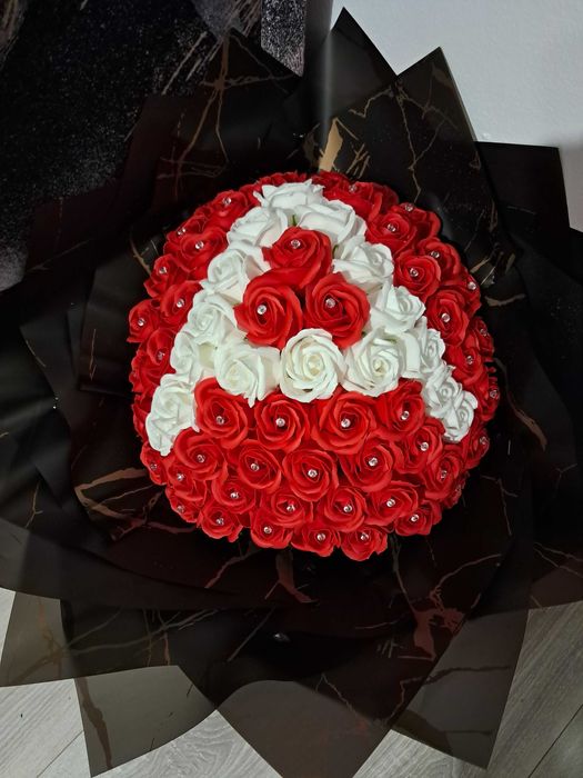 Buchete din trandafiri de sapun,aranjamente din dulciuri,etc