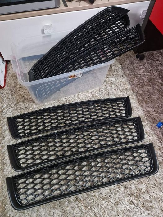 Grile bară s-line audi a4 b6 tip fagure (DOAR GRILELE DIN BARĂ)