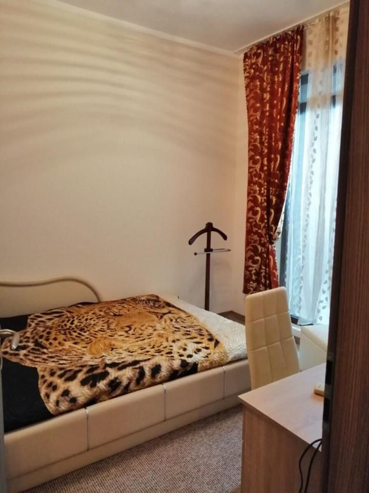 Двустаен, под наем,к-с Перла, ж.к Зорница
