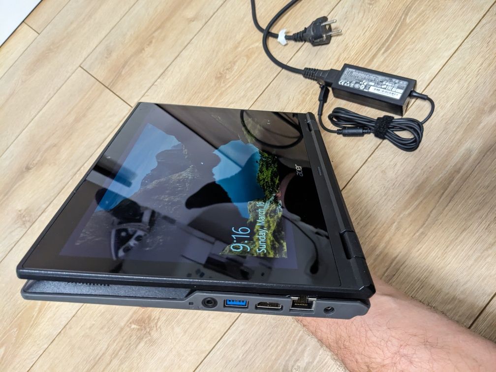 Laptop tableta acer travelmate spin b118
