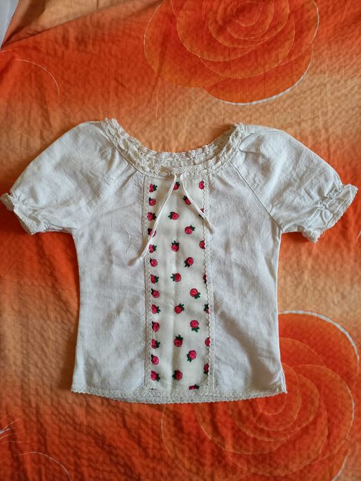 Costum popular, traditional,  ie