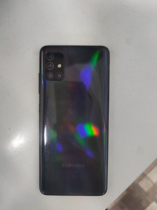 Продам телефон Самсунг А51