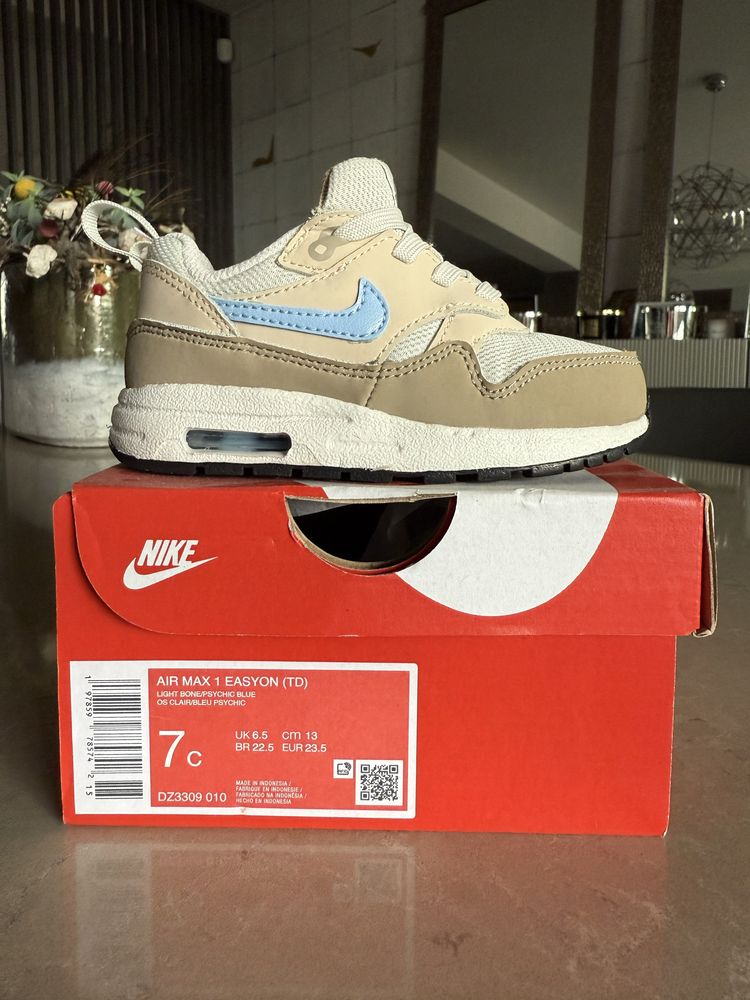 Продавам детски маратонки NIKE