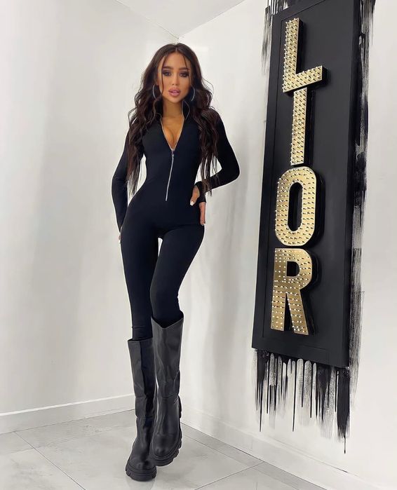 Срочно продам комбинезон