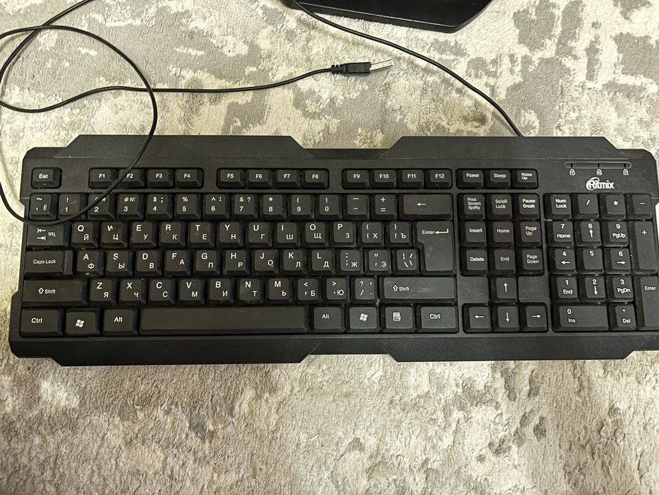 Клавиатура   продаю срочно