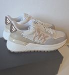 Сникърси Pinko 37