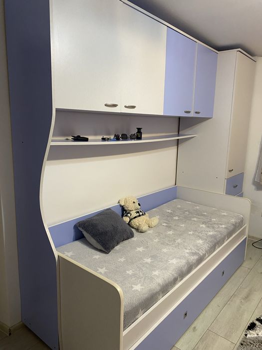 Vând mobilier complet pentru cameră de copii sau tineret