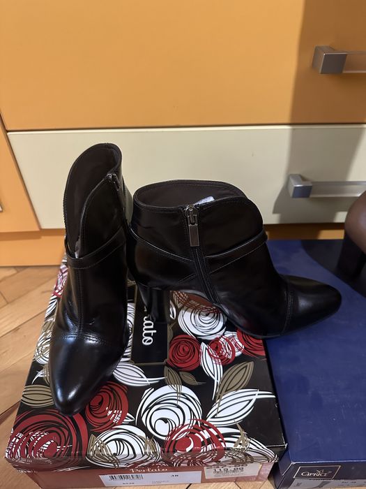 Обувки и ботуши нови