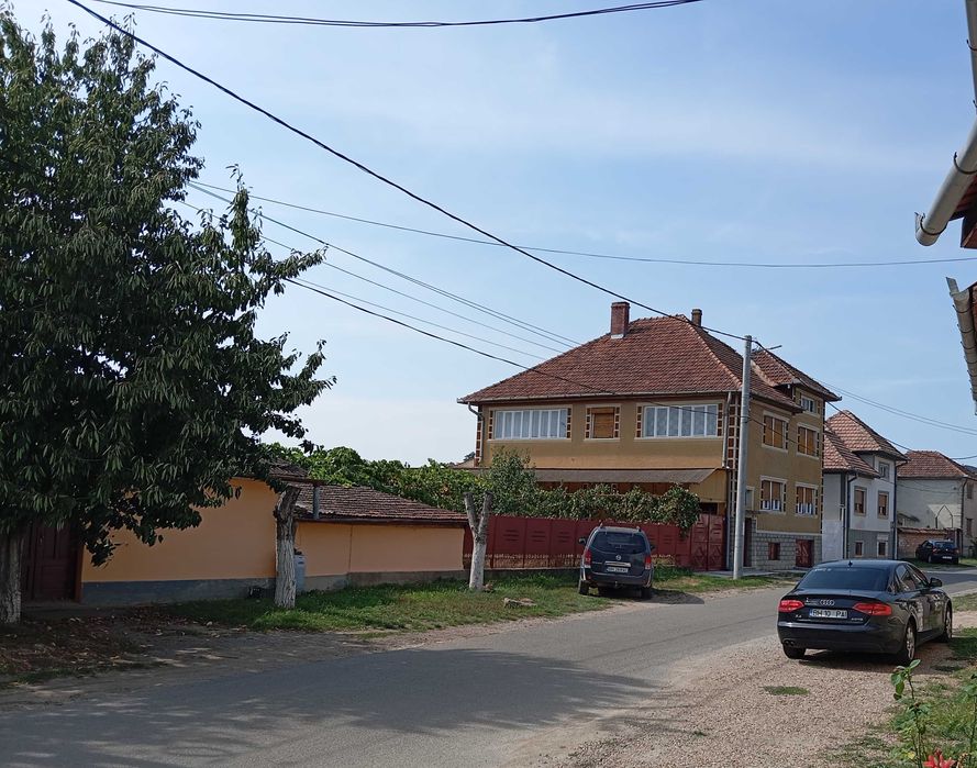 Casa cu etaj in Beius